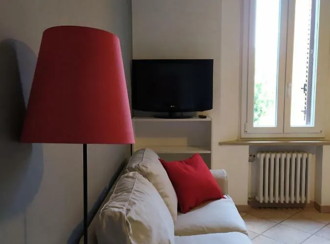 Casa L'osservanza بيت للعطل تشيزينا